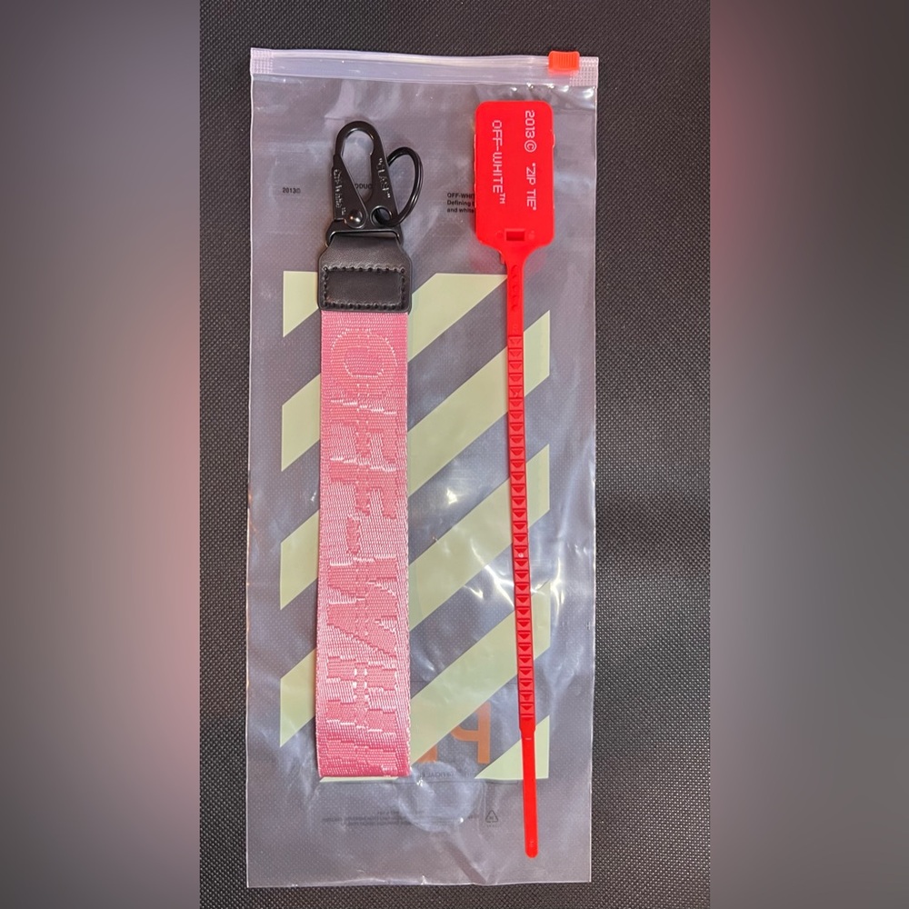 Off-white Lanyard Keychain with industrial clasp (Pink)